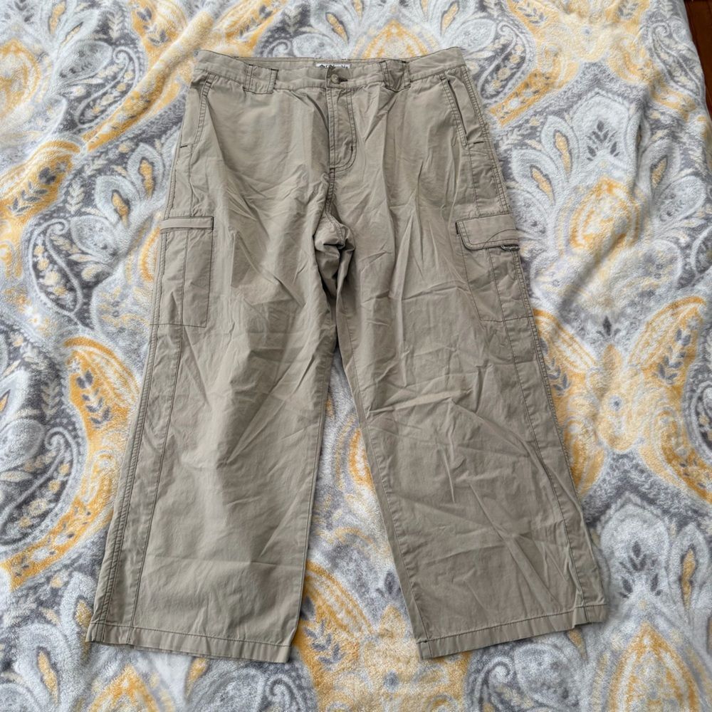 Columbia  Wide Leg Khaki Pants size 8